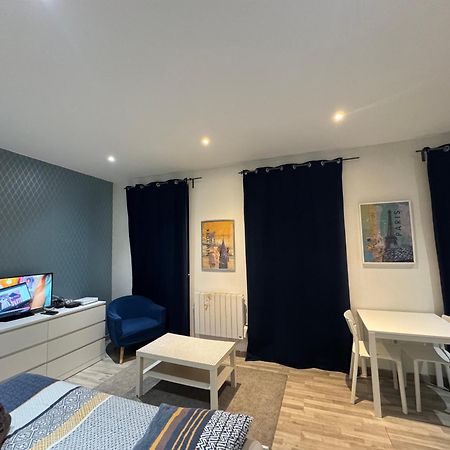Appartement Proche Centre Ville, Gare Et Autoroute Мелюн Екстериор снимка