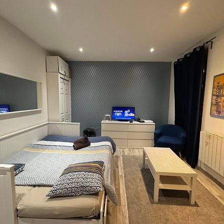 Appartement Proche Centre Ville, Gare Et Autoroute Мелюн Екстериор снимка