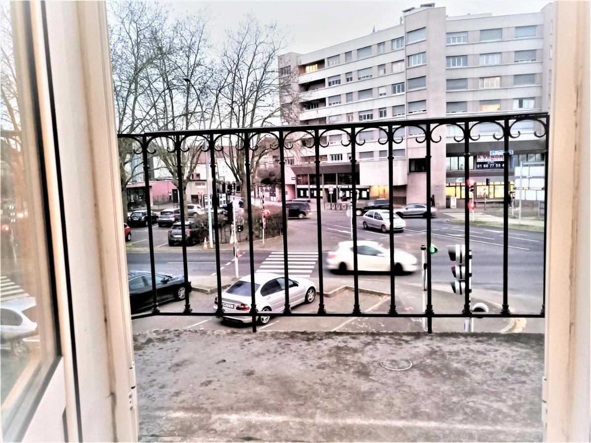 Appartement Proche Centre Ville, Gare Et Autoroute Мелюн Екстериор снимка