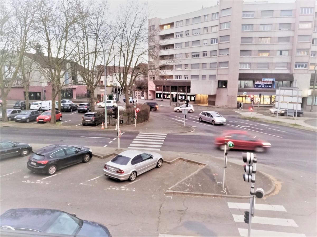 Appartement Proche Centre Ville, Gare Et Autoroute Мелюн Екстериор снимка