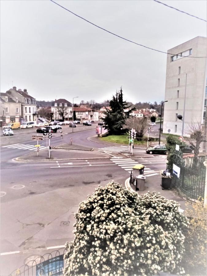 Appartement Proche Centre Ville, Gare Et Autoroute Мелюн Екстериор снимка