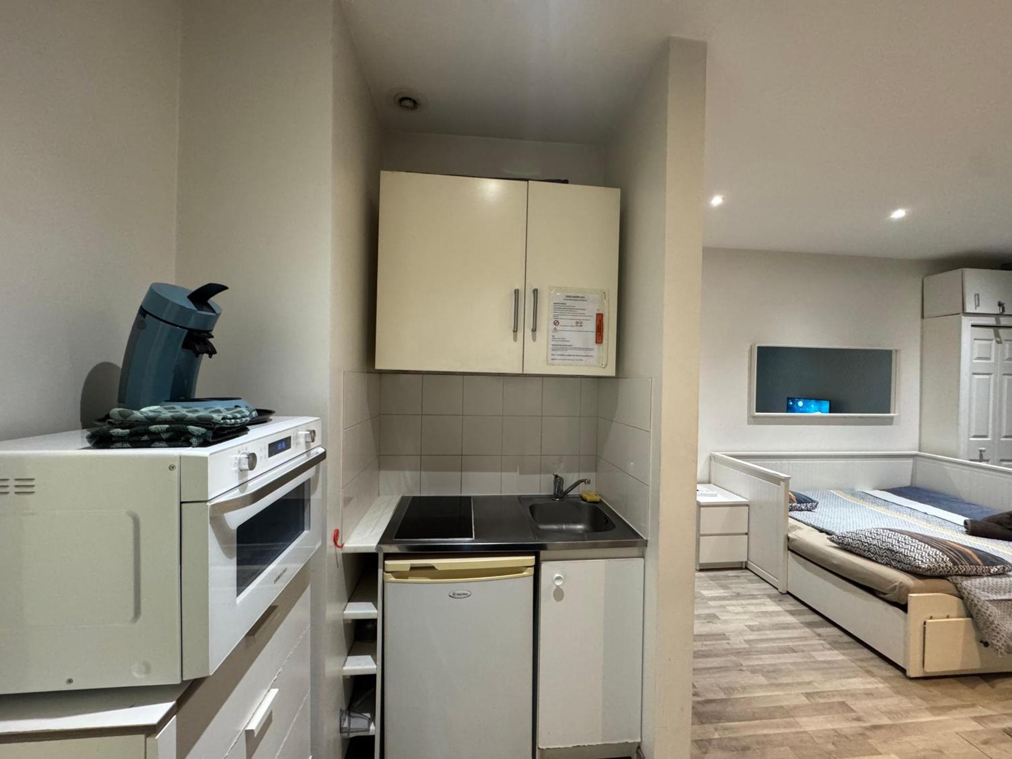 Appartement Proche Centre Ville, Gare Et Autoroute Мелюн Екстериор снимка