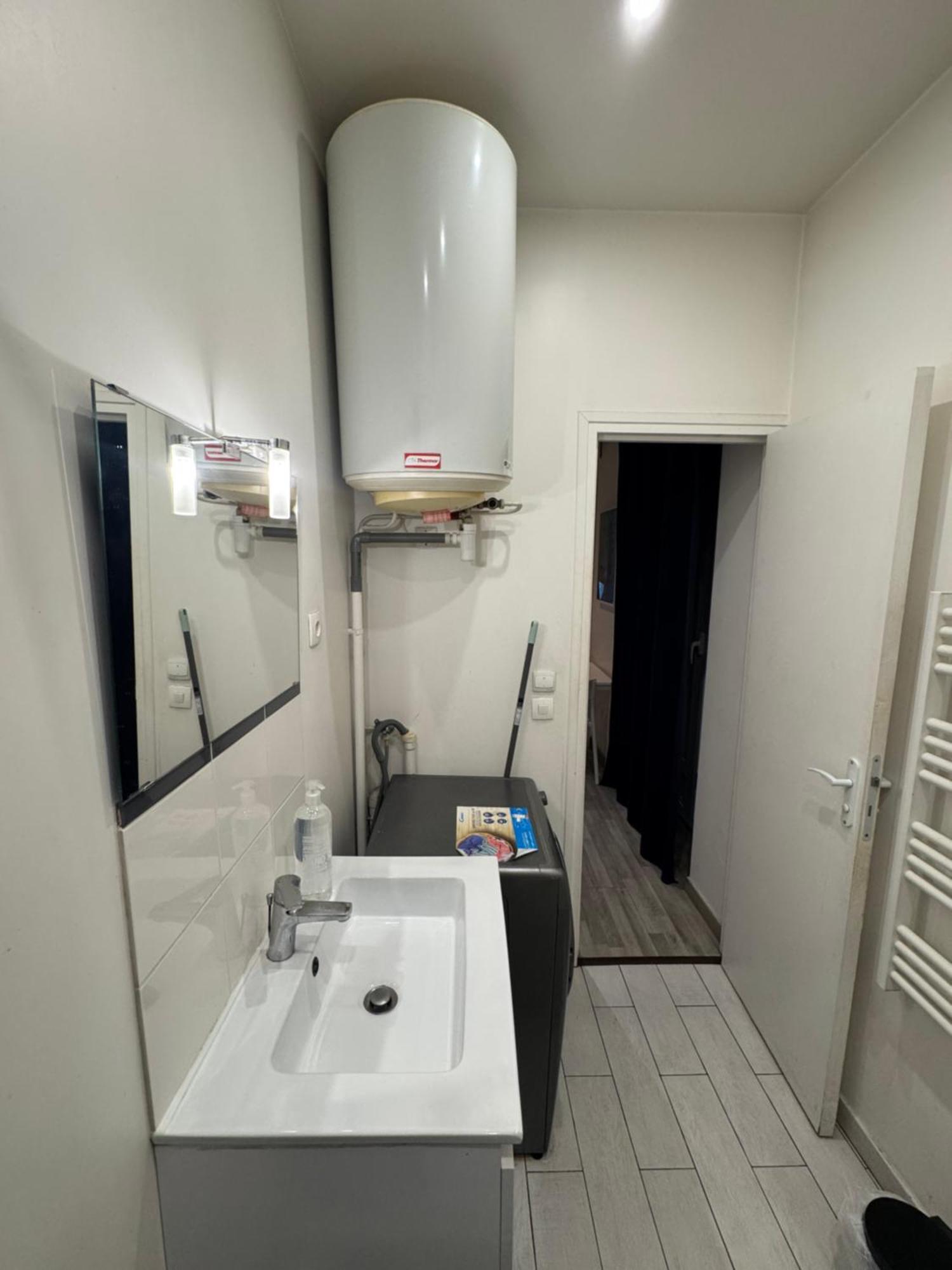 Appartement Proche Centre Ville, Gare Et Autoroute Мелюн Екстериор снимка