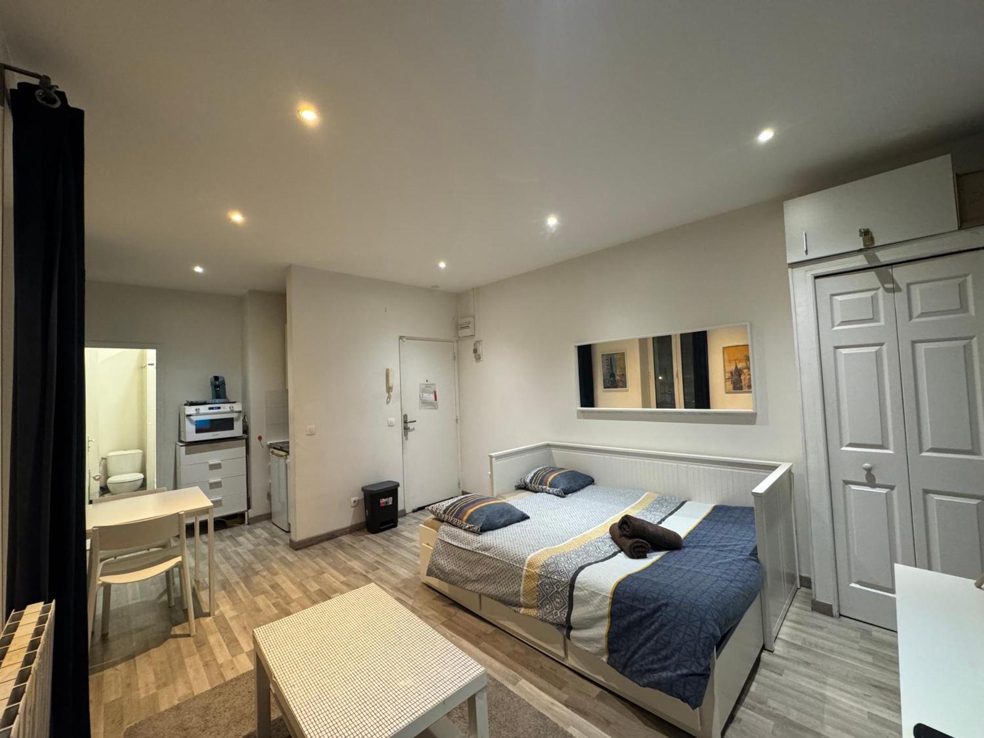 Appartement Proche Centre Ville, Gare Et Autoroute Мелюн Екстериор снимка
