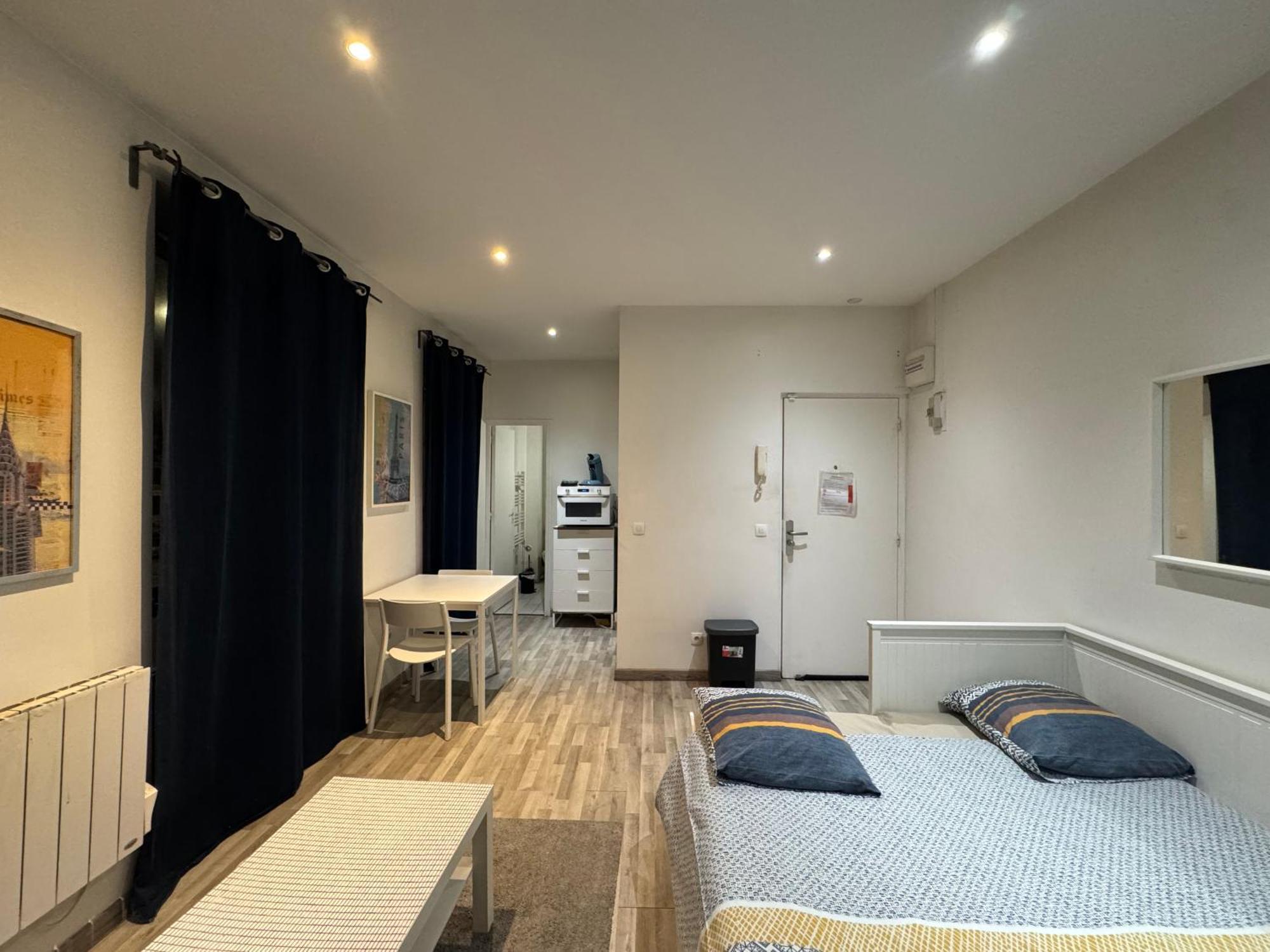 Appartement Proche Centre Ville, Gare Et Autoroute Мелюн Екстериор снимка